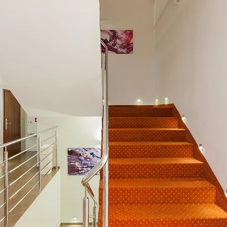 Oda ve Kahvaltı Nawigator 3*