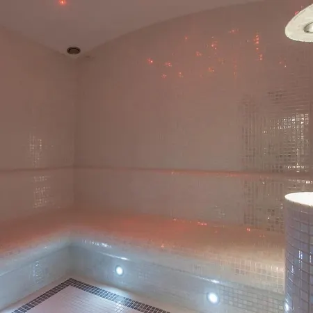 Oda ve Kahvaltı Nawigator Rewal