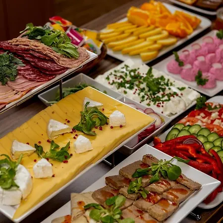 Nawigator Oda ve Kahvaltı 3*